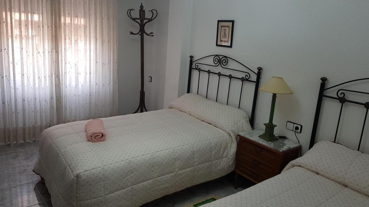 Apartamento Armonia:Centrico, Tranquilo Y Acogedor Elda Bagian luar foto