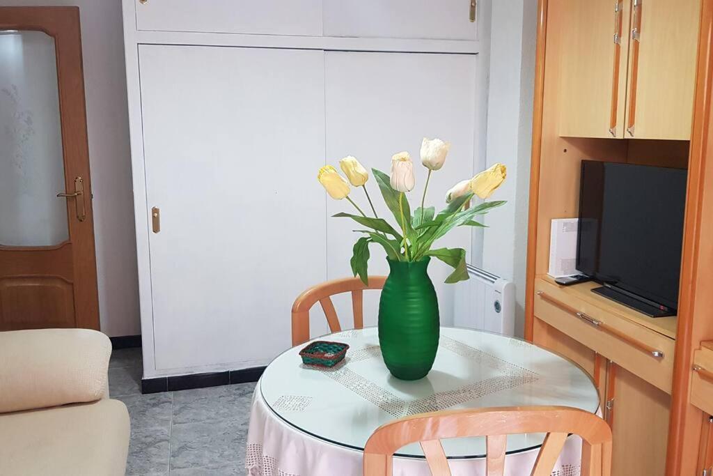 Apartamento Armonia:Centrico, Tranquilo Y Acogedor Elda Bagian luar foto