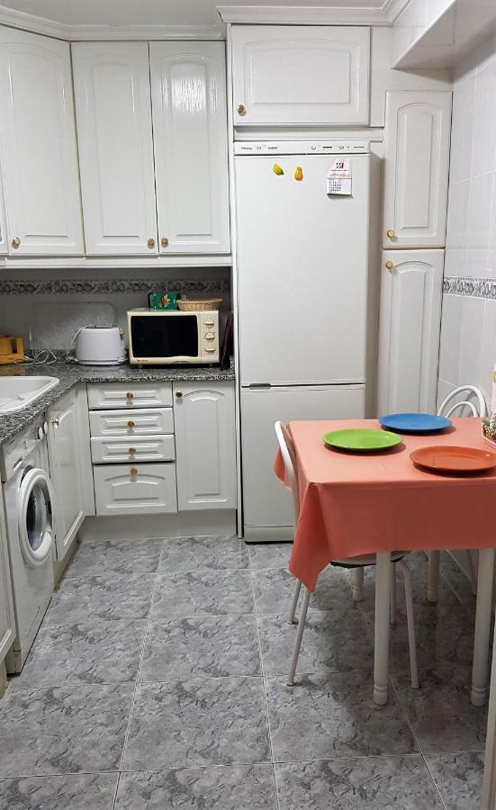 Apartamento Armonia:Centrico, Tranquilo Y Acogedor Elda Bagian luar foto